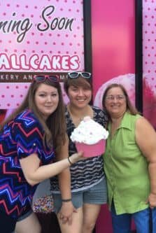 small cakes bakery customers